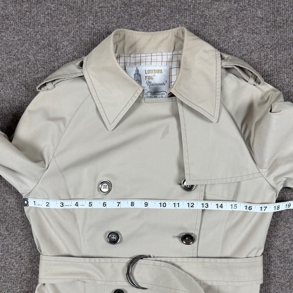 VTG London Fog Tan Double Breasted Belted Long Trench Coat Womens 8P Lightweight - Picture 13 of 14